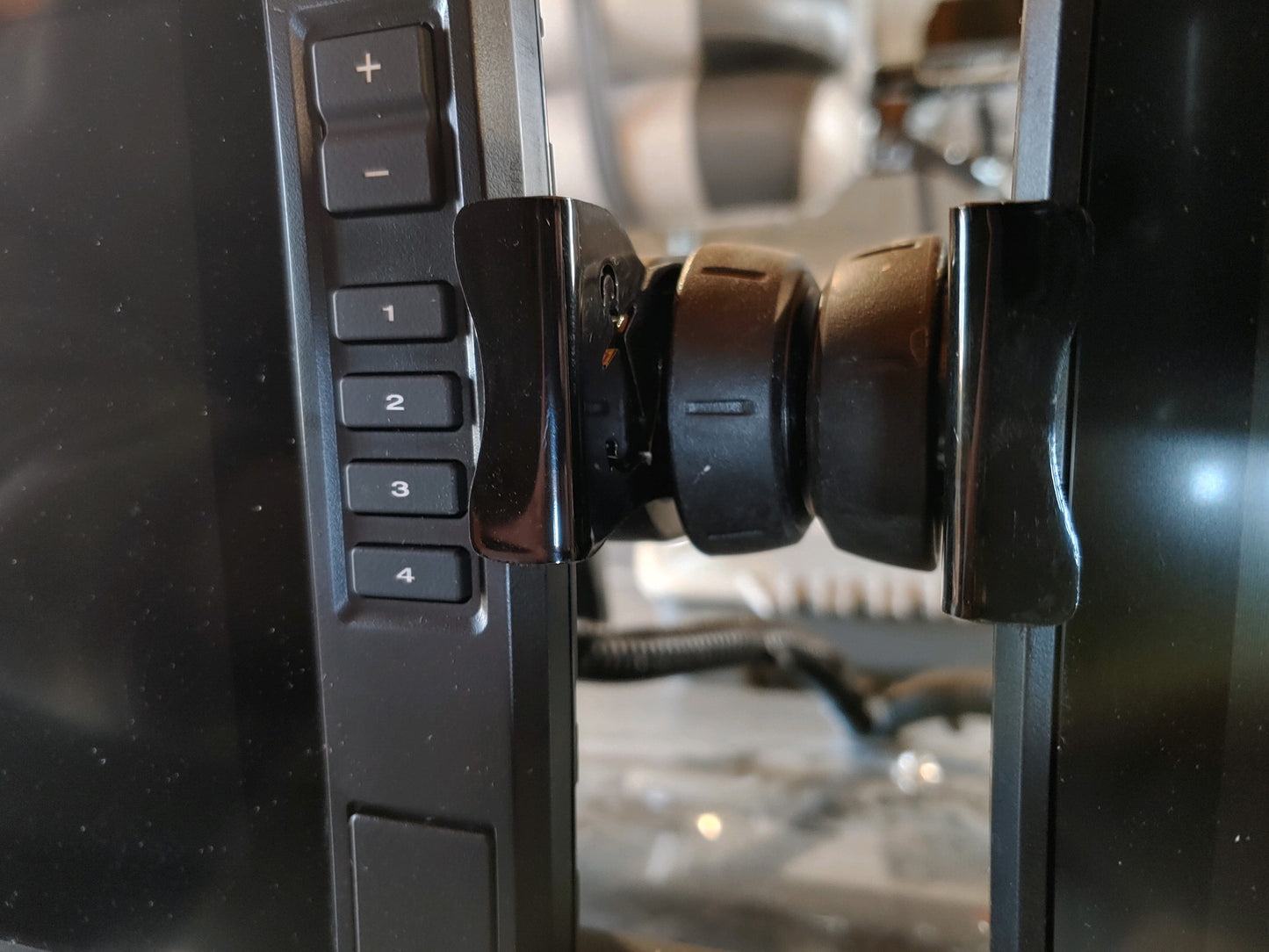 Cradle Locker - Fits Garmin Echomap 7" & 9" Units