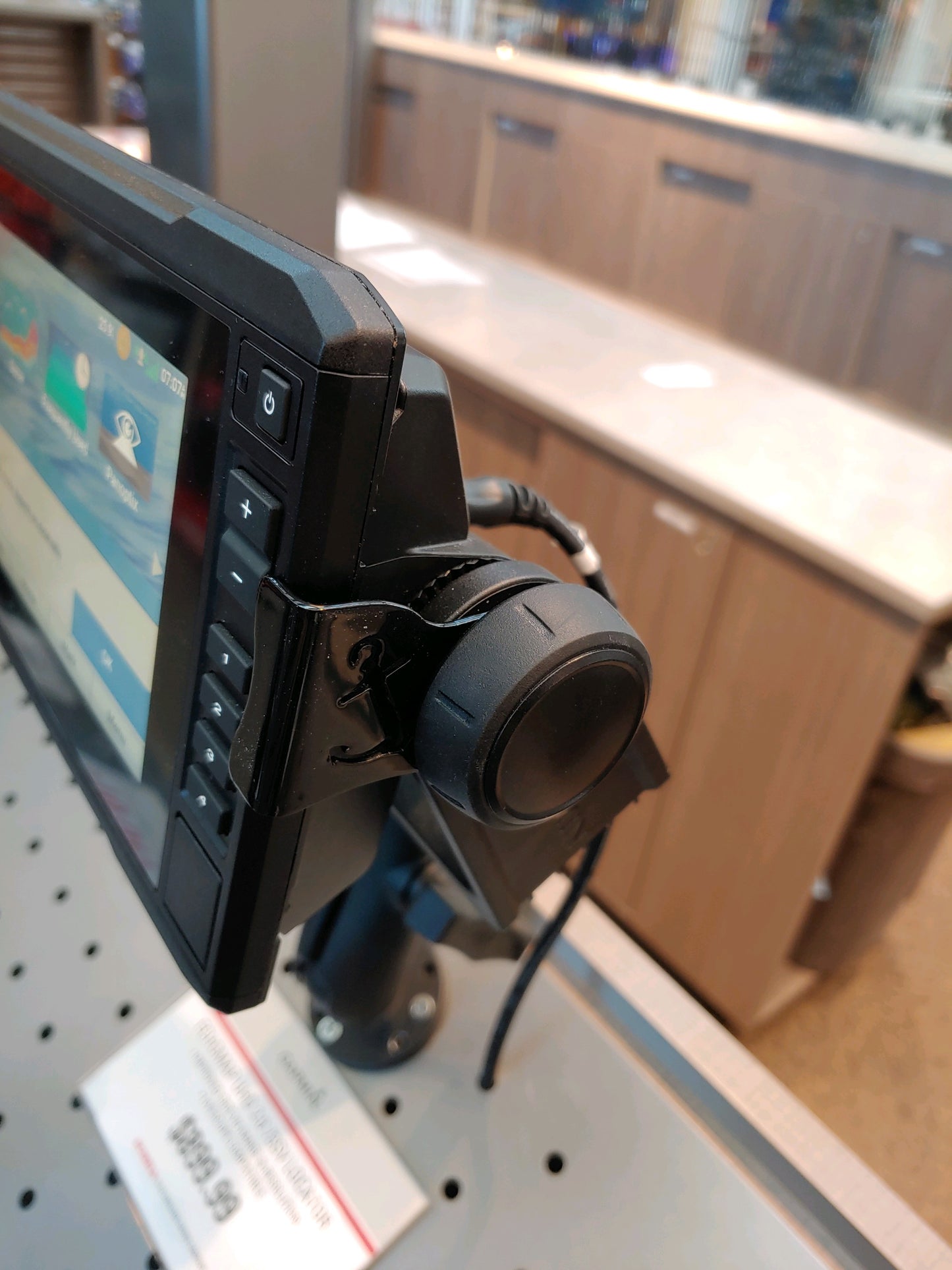 Cradle Locker - Fits Garmin Echomap 7" & 9" Units