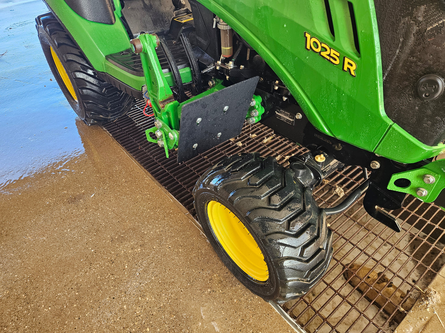 John Deere 1 Series Mud Flap Kit