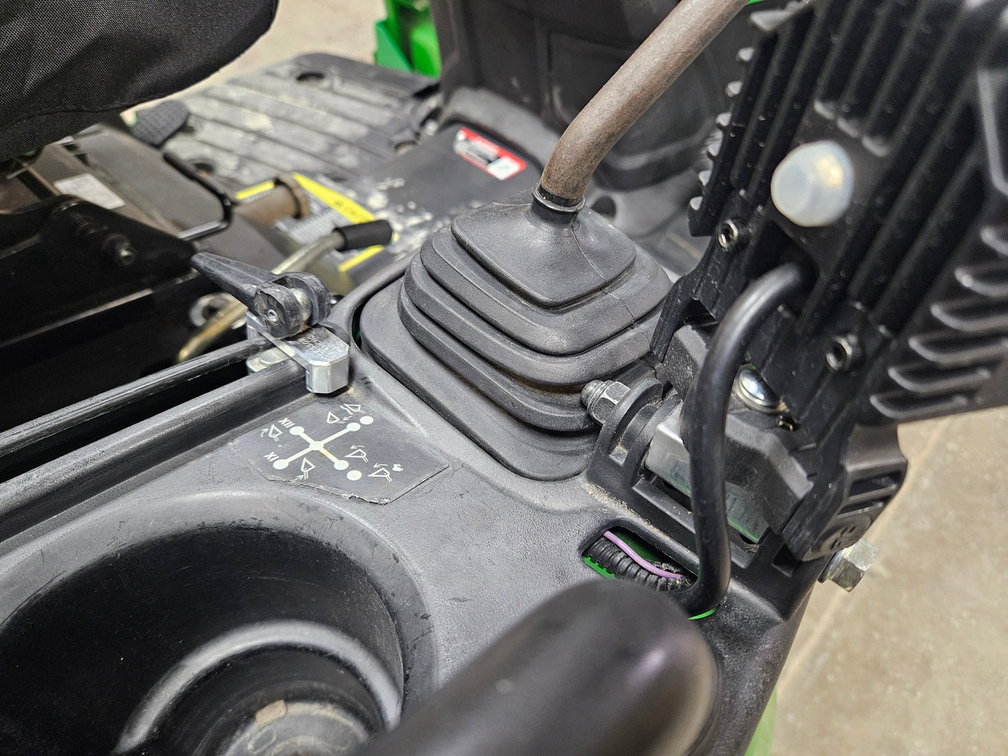 John Deere 1 Series 3PT Lever Clamp / Stop