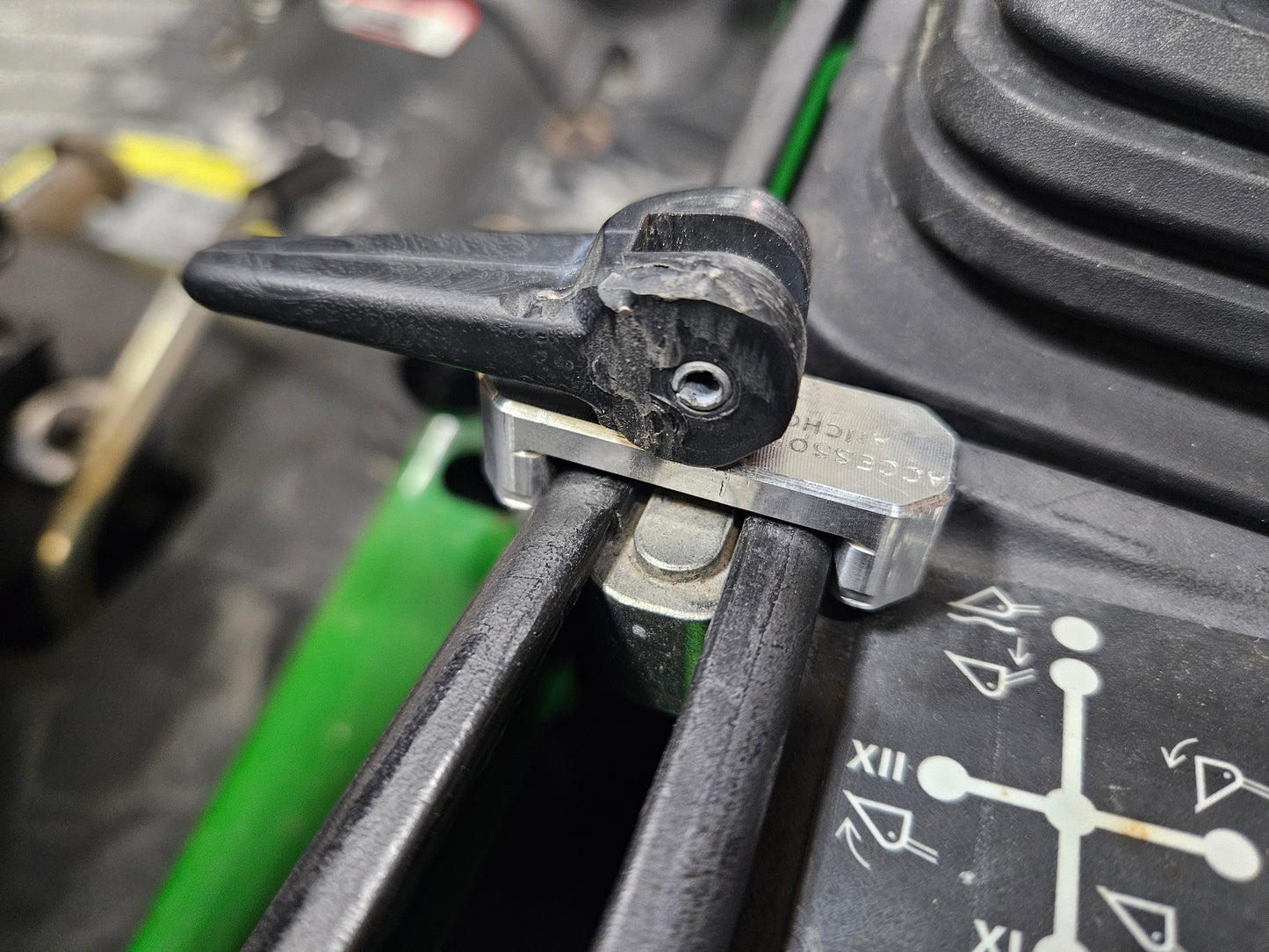 John Deere 1 Series 3PT Lever Clamp / Stop